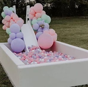 White Ball Pool