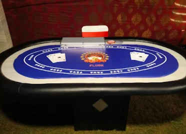 Flush Casino Table
